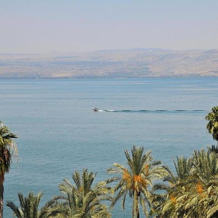 Roses by Lake Kinneret Tiberias Eksteriør bilde